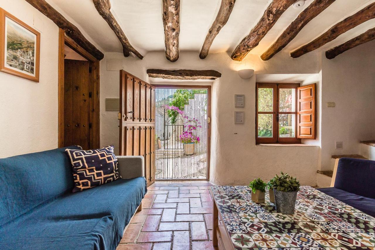 Casa Mundo - 16Th Century Traditional White Village House With Pool Pinos del Valle Екстериор снимка